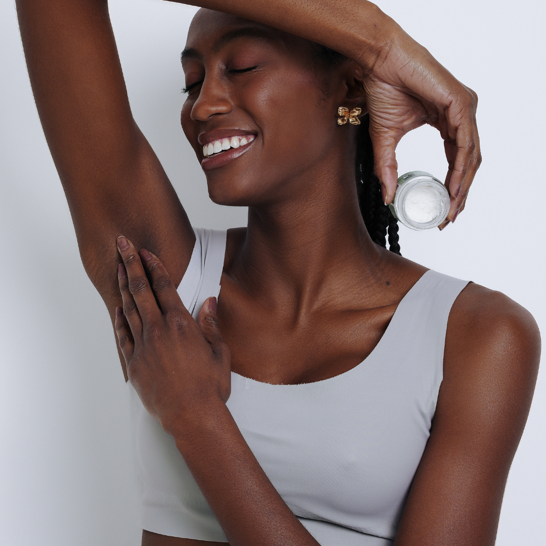 Modelo com Nano Desodorante